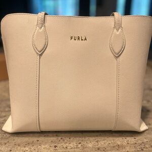 Furla Vittoria M Tote Bag